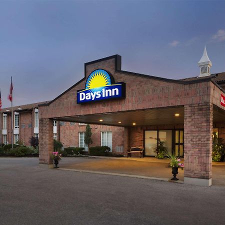Days Inn By Wyndham Brantford Bagian luar foto