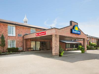 Days Inn By Wyndham Brantford Bagian luar foto