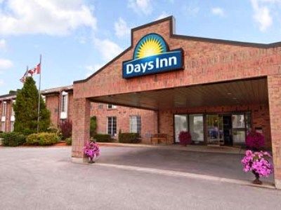 Days Inn By Wyndham Brantford Bagian luar foto